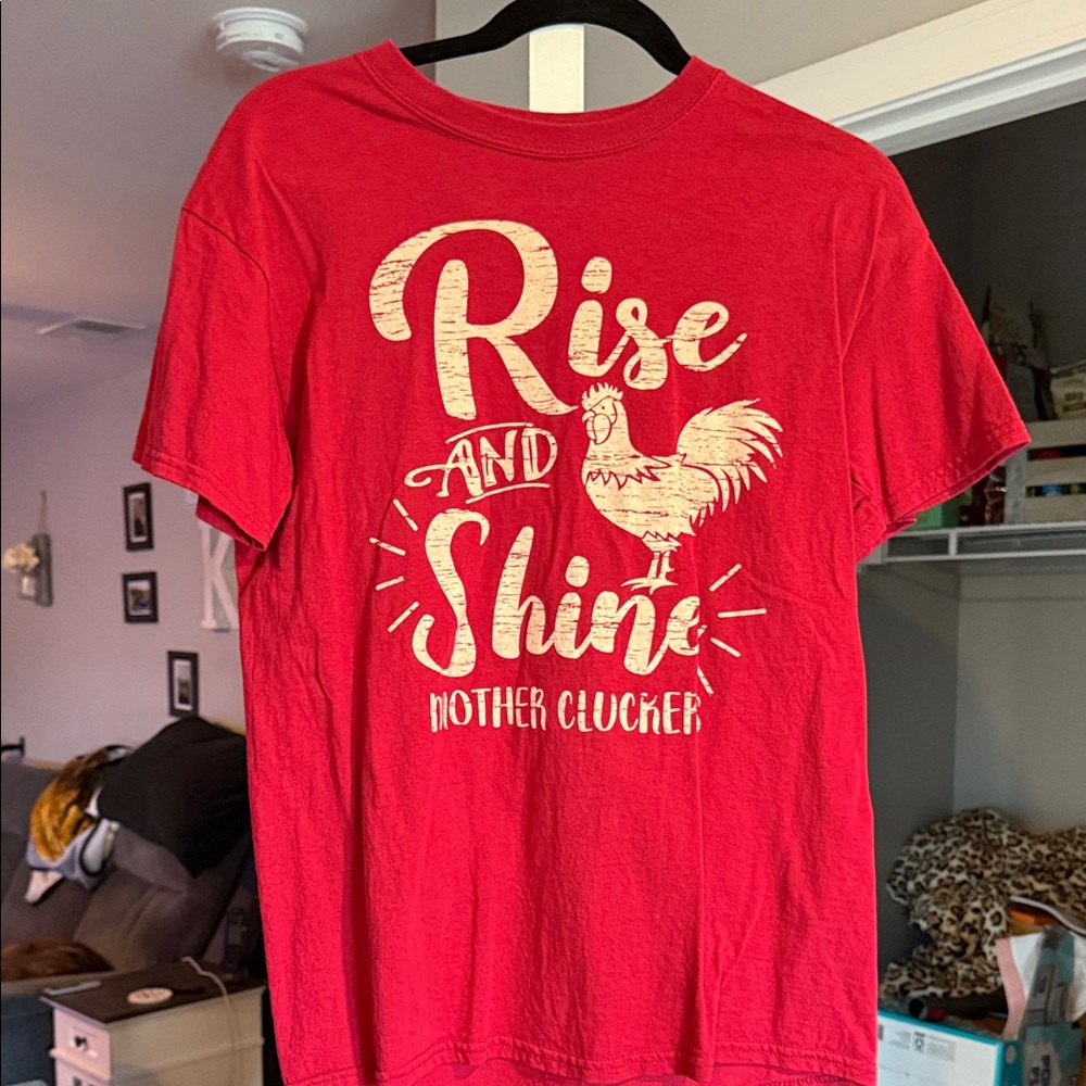 Women’s M Red Graphic Tee with Rooster Print